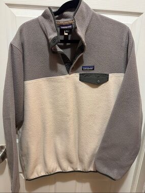 Patagonia Men’s Two-Tone Gray and Cream Zip-Up Fleece Pullover
